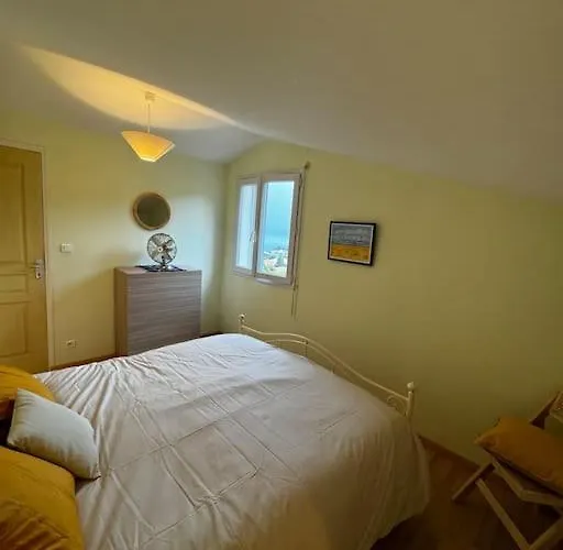 아파트 T4 En Duplex, Vue Et Piscine *